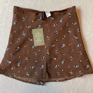Brand New Brown Floral H&M Skirt (Size 2)